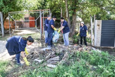 Hacienda se une a la lucha contra el dengue mediante minga ambiental en Ñemby